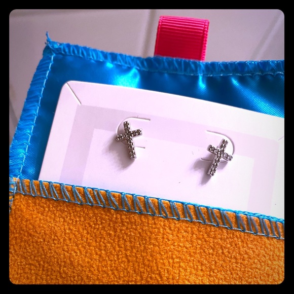 Cross Earings - Picture 1 of 1